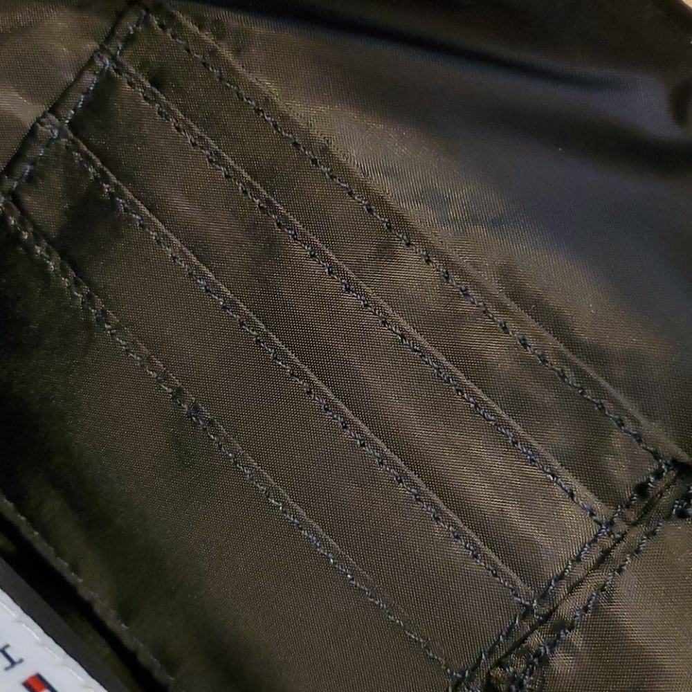 Tommy Hilfiger small handbag NWT - Picture 7 of 14